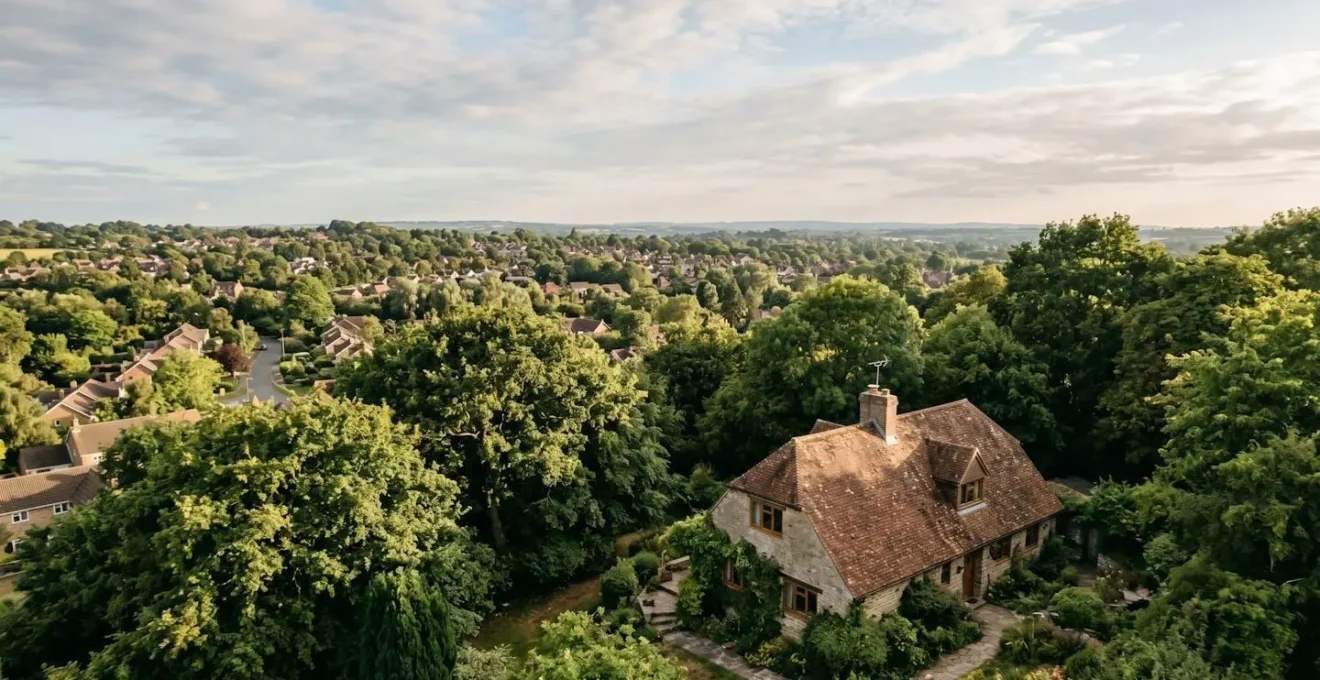 Représentation visuelle des stratégies patrimoniales pour financer la dépendance sans aliéner le bien immobilier